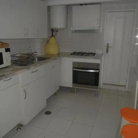 Center - With 3 Private-rooms *